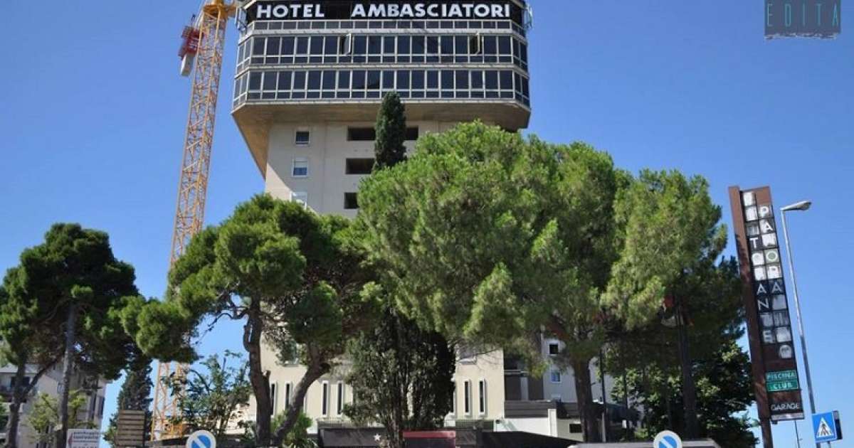 Ambasciatori, dal 2017 addio agli ultimi ricordi dell'hotel: ospiter� uffici e abitazioni